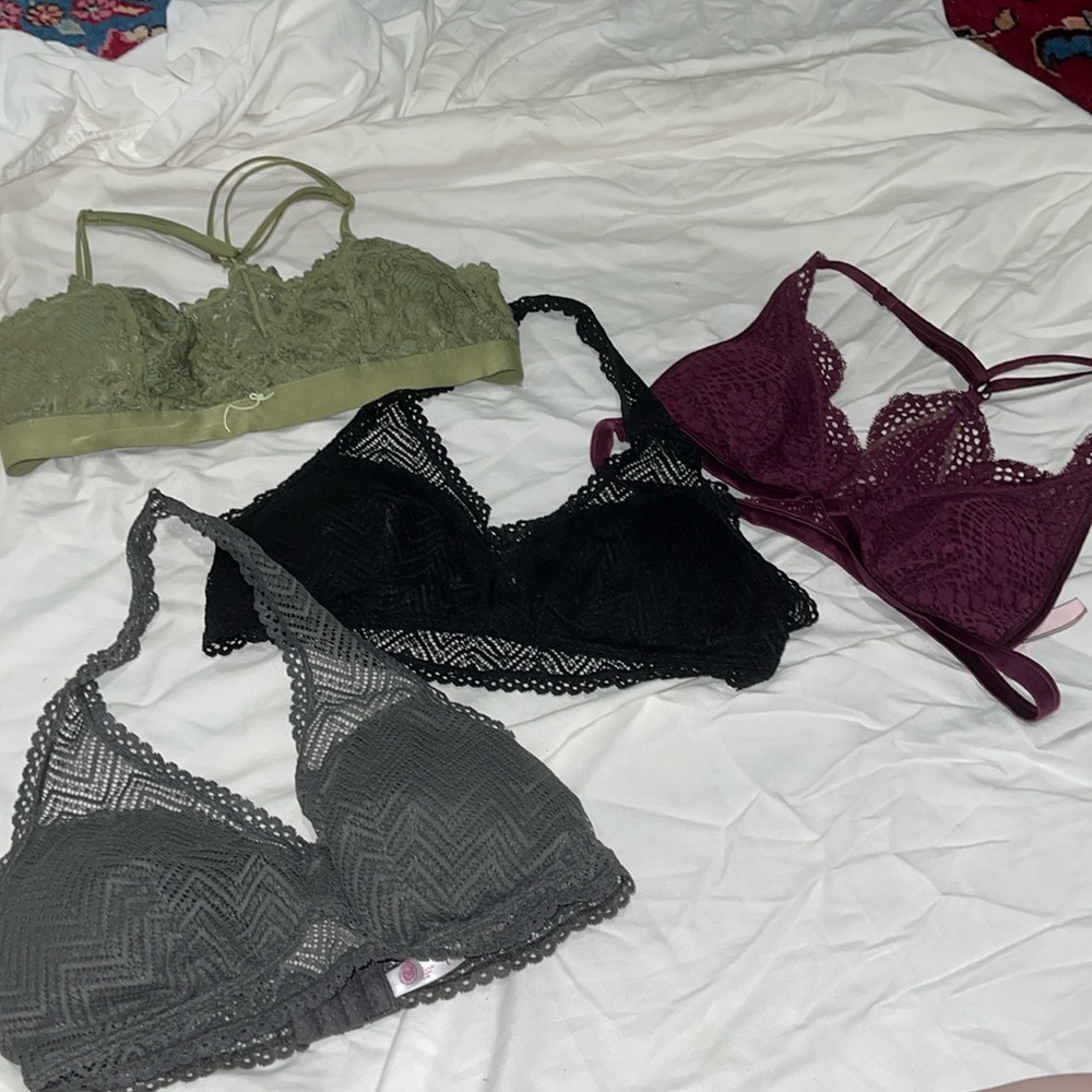 4 bralettes